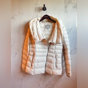 Sustainable Slim-Fit Lightweight Down Jacket With Hood Medium